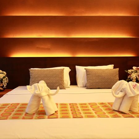 The Bangkok Major Suite Buitenkant foto