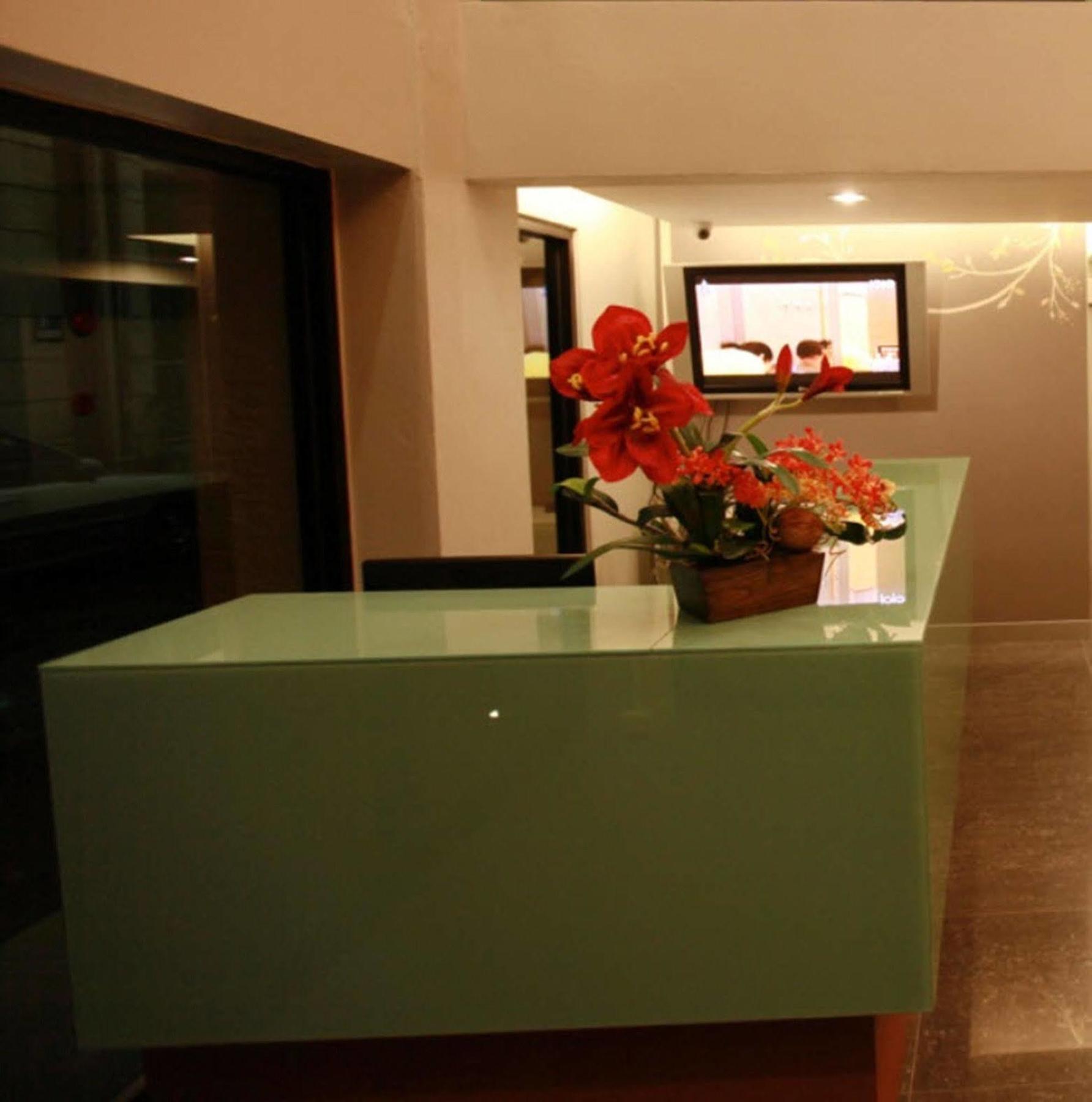 The Bangkok Major Suite Buitenkant foto