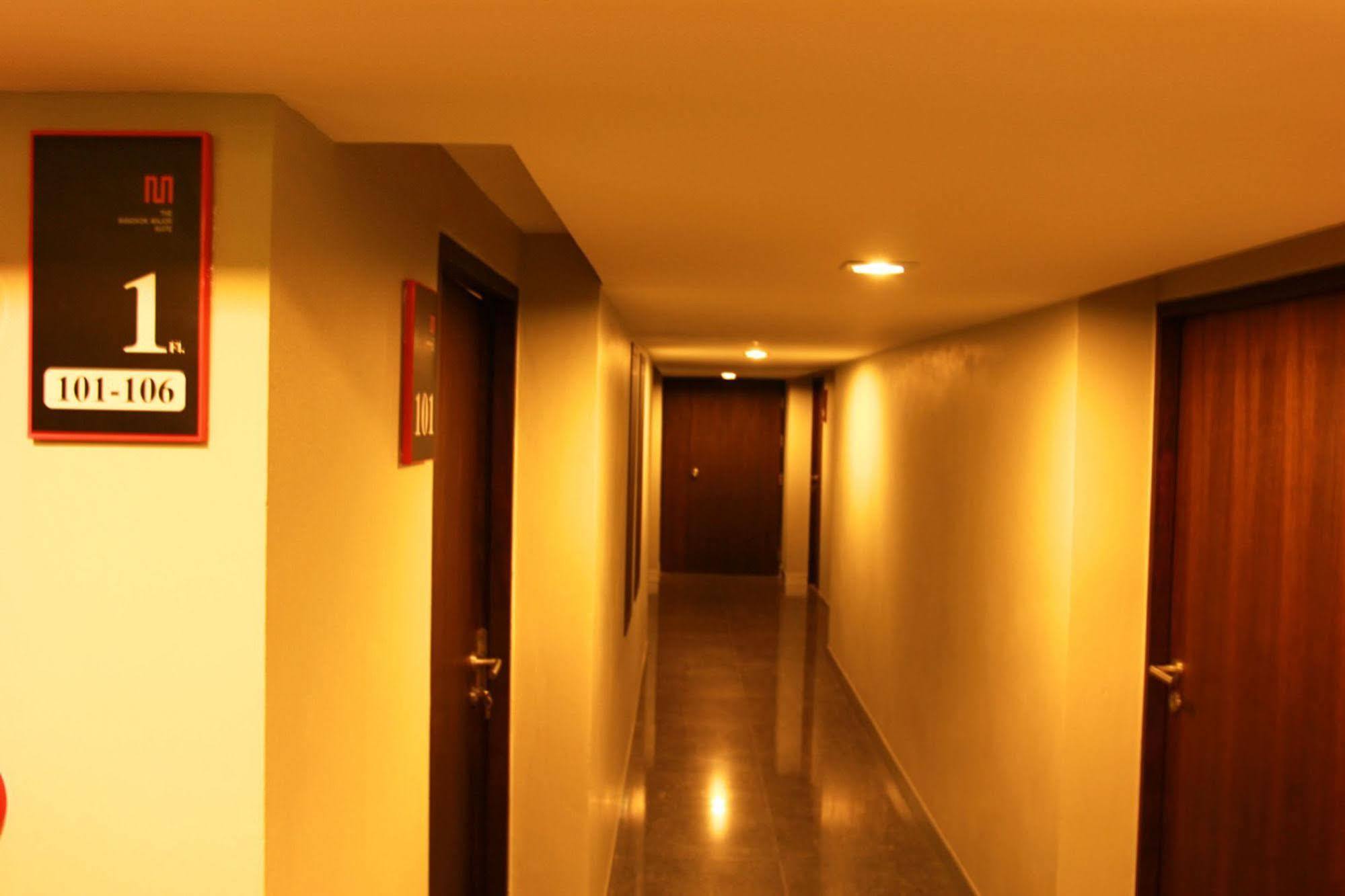 The Bangkok Major Suite Buitenkant foto